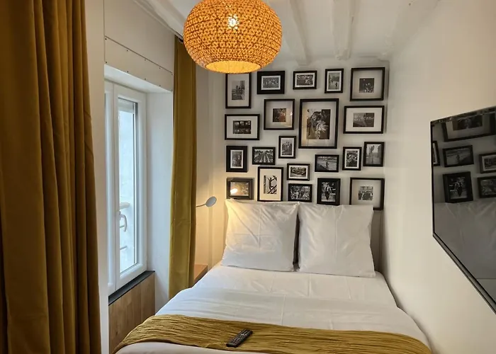 Apartman & Canal - *